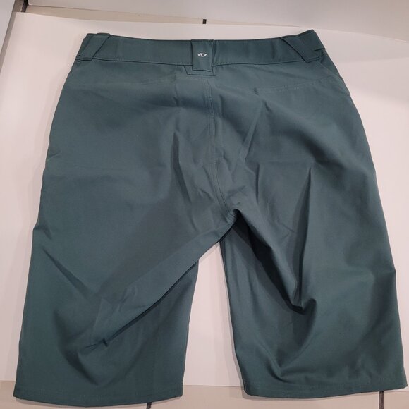 Giro Women's Arc Short Gray Green Size 6 Retail: $120.00 New with tags - Picture 7 of 7